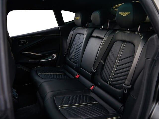 Aston-Martin-DBX707-hang-ghe-thu-2