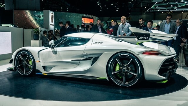 Koenigsegg-Jesko-ra-mat