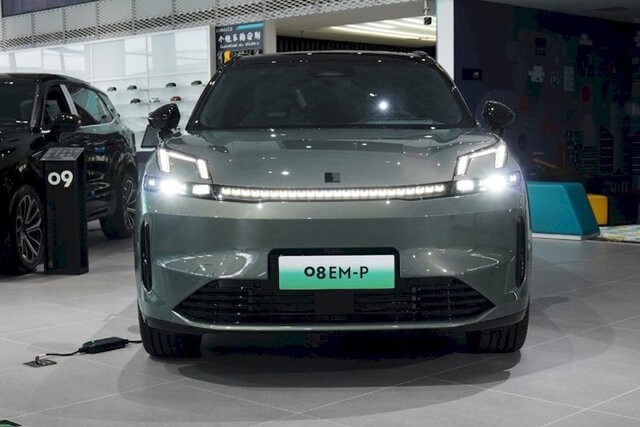 Lynk-Co-08-dau-xe