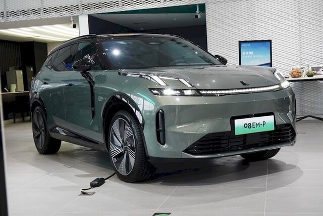 Lynk-Co-08