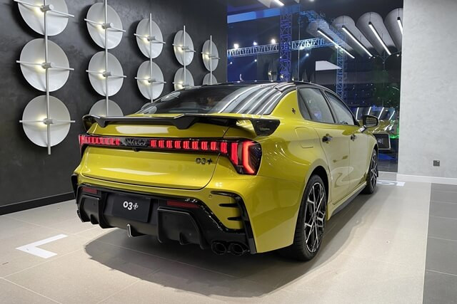 Lynk-co-03-duoi-xe