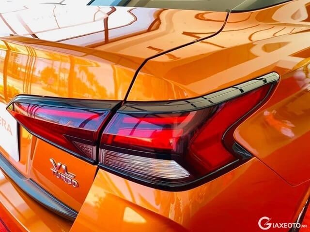 Nissan-Almera-mau-cam-den-hau