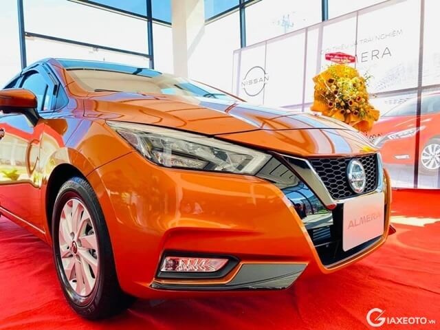 Nissan-Almera-mau-cam-den-xe