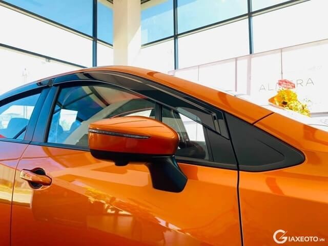 Nissan-Almera-mau-cam-guong-chieu-hau