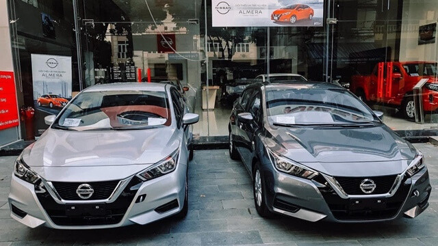 Nissan-Almera-ra-mat-tai-viet-nam