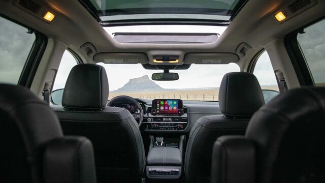 Nissan-Pathfinder-cua-so-troi