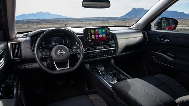 Nissan-Pathfinder-khoang-lai