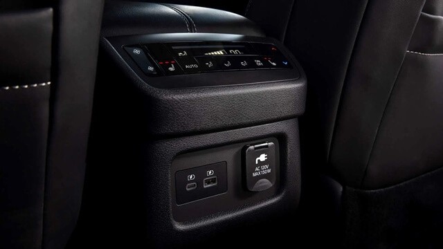 Nissan-Pathfinder-tien-nghi-khoang-hanh-khach