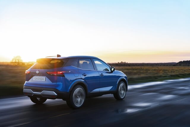 Nissan-Qashqai-hong-xe