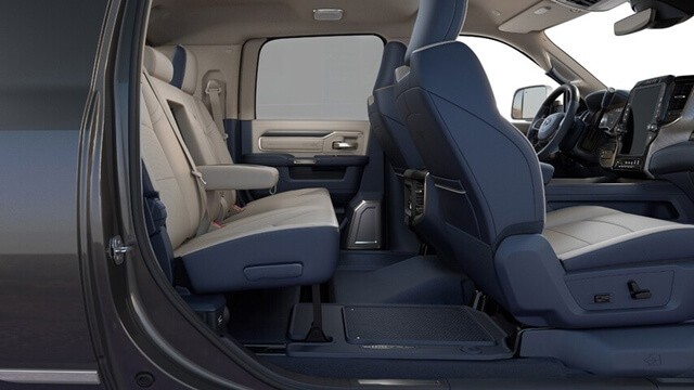 Ram-3500-cabin