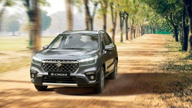 Suzuki-SX4-S-Cross-2022-gia-bao-nhieu