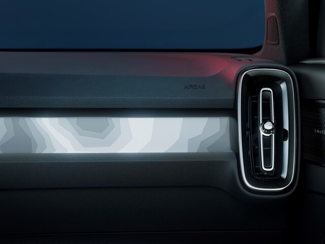 Volvo-C40-Recharge-cua-gio-dieu-hoa