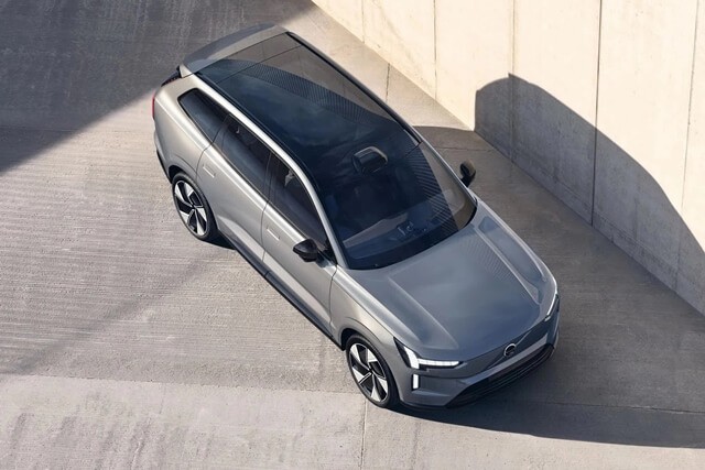 Volvo-EX90-tran-xe
