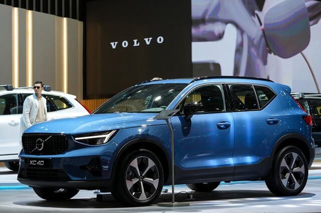 Volvo-XC40-gia-xe