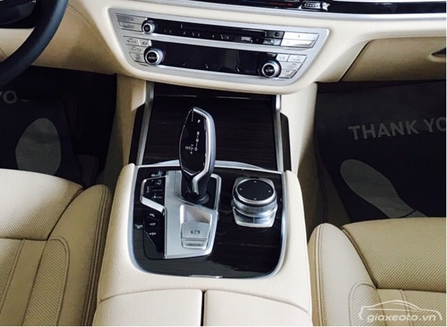 can-so-xe-bmw-740li