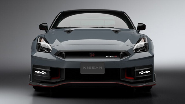 Nissan-GTR-phan-dau-xe