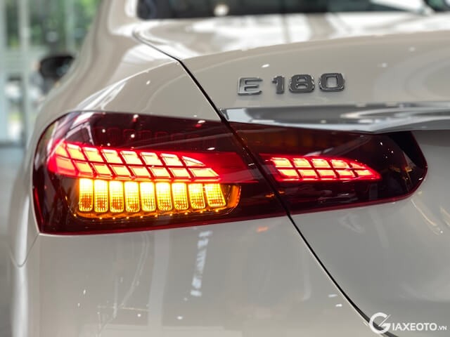 den-hau-xe-mercedes-benz-e180