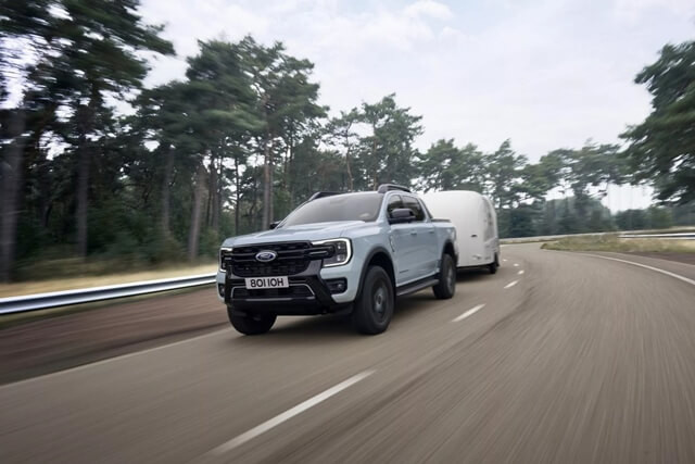 ford-ranger-phev-van-hanh