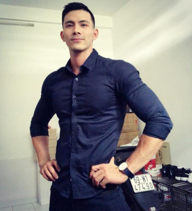 fv88-Benz-EQE-2022-phan-than-xe