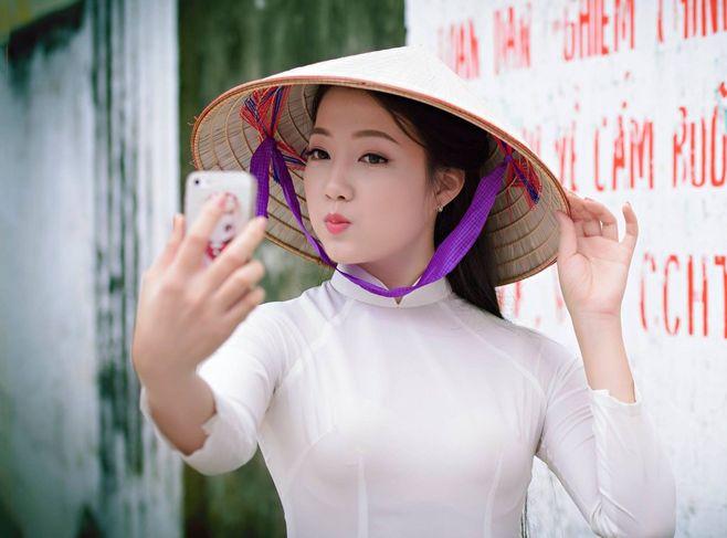 fv88-Flying-Spur-2021-trung-tam-dieu-khien