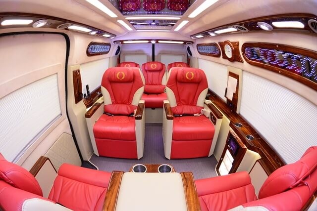 gia-xe-dcar-limousine-ford-transit-president