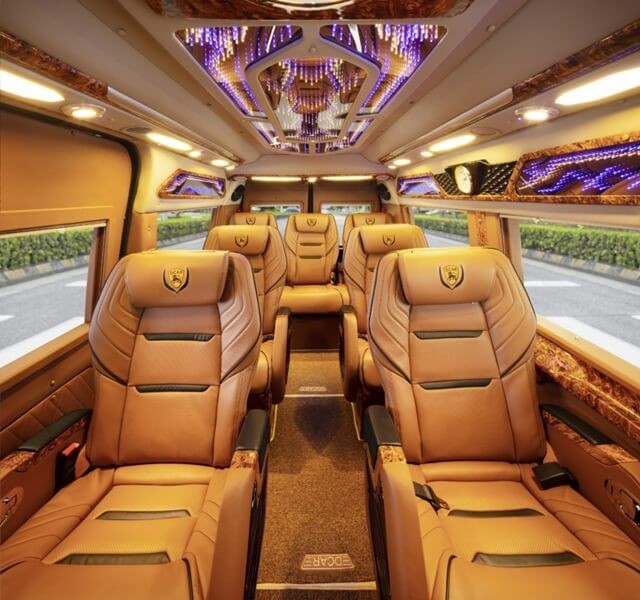 gia-xe-dcar-limousine-ford-transit-thuong-gia-10-cho