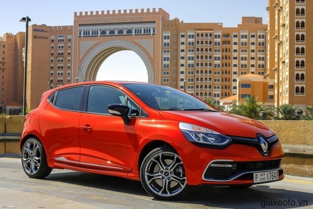 gia-xe-renault-clio