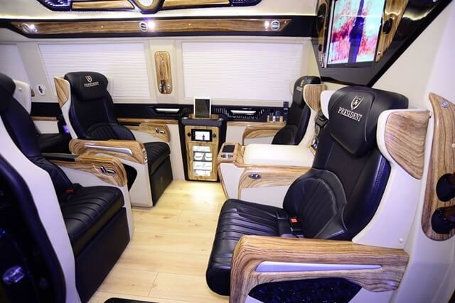 gia-xe-solati-dcar-limousine-president-10-cho