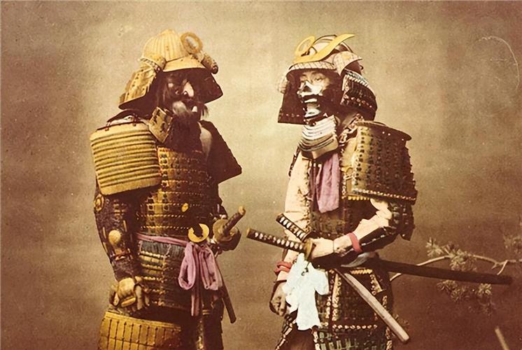 gia-xe-tai-fv88-thung-kin