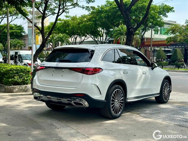 fv88-Benz-GLC-300-2025-hong-xe
