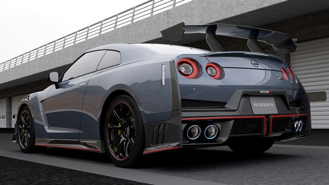 Nissan-GTR-hong-xe