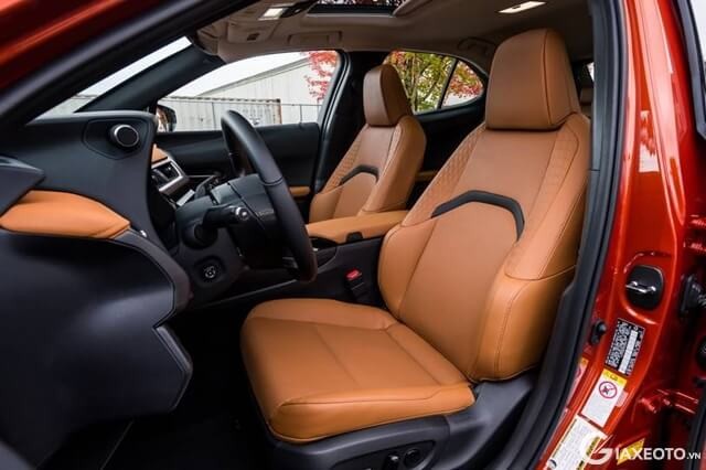 khoang-lai-xe-lexus-ux-250h