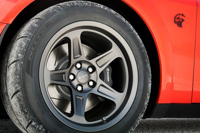 mam-xe-dodge-challenger-srt