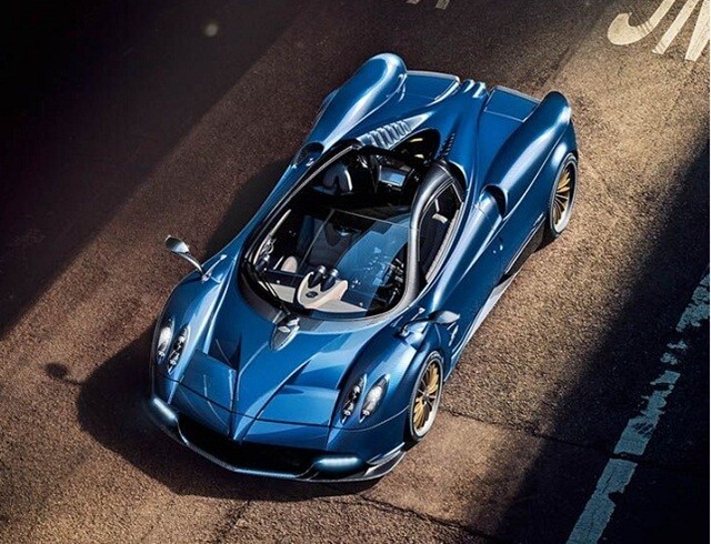 ngoai-that-Pagani-Huayra-Roadster