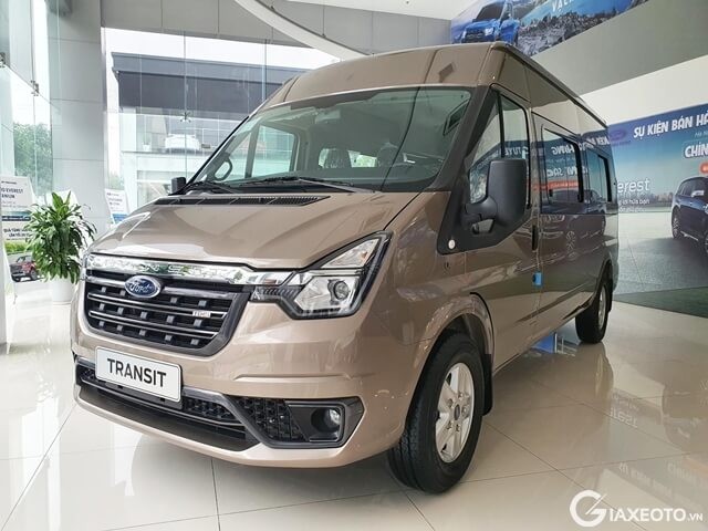 ngoai-that-xe-ford-transit-2023