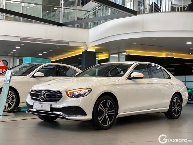 ngoai-that-xe-mercedes-benz-e180-2023