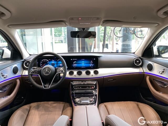 noi-that-xe-mercedes-e180