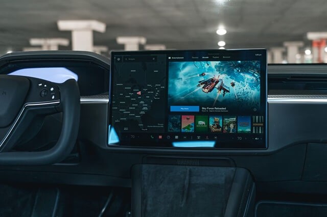 tesla-model-s-man-hinh-giai-tri