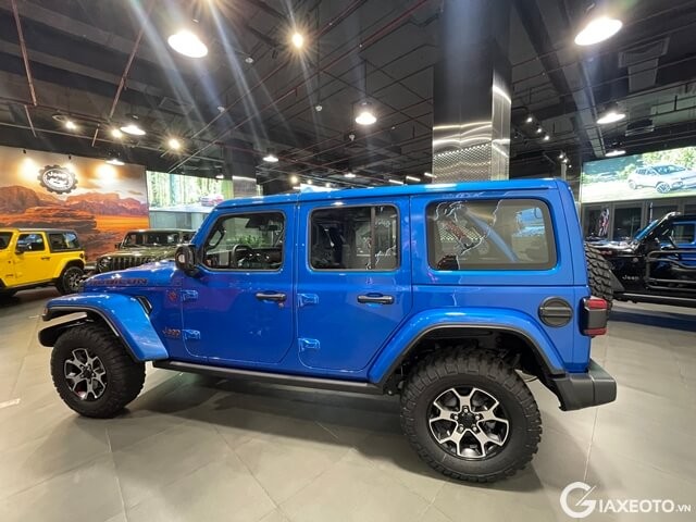 than-xe-jeep-wrangler-rubicon-mau-xanh
