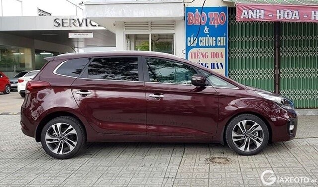 than-xe-kia-rondo