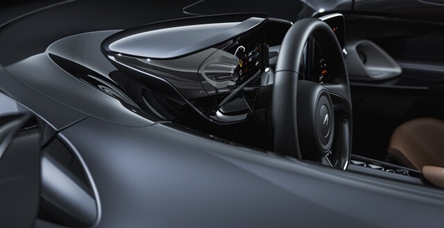 tien-nghi-xe-mclaren-elva