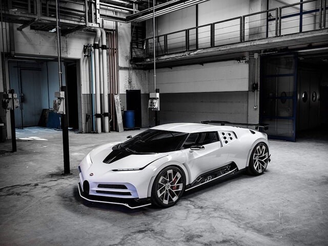 van-hanh-xe-bugatti-centodieci