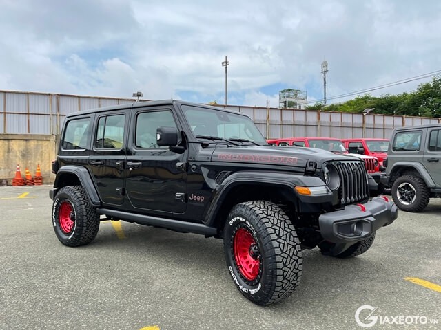 van-hanh-xe-jeep-wrangler-rubicon