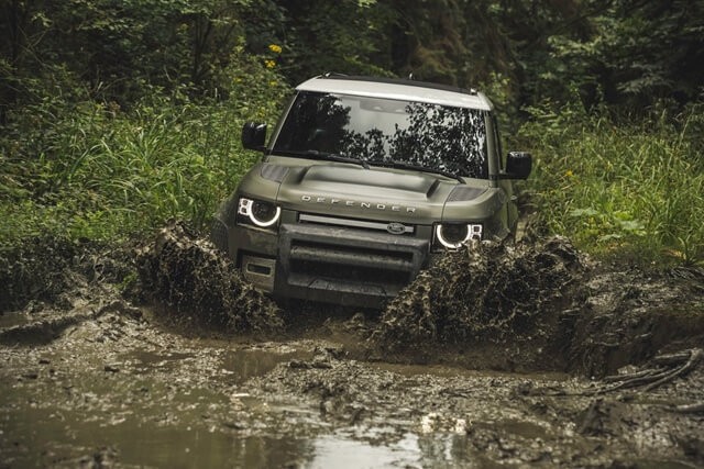kha-nang-van-hanh-xe-land-rover-defender