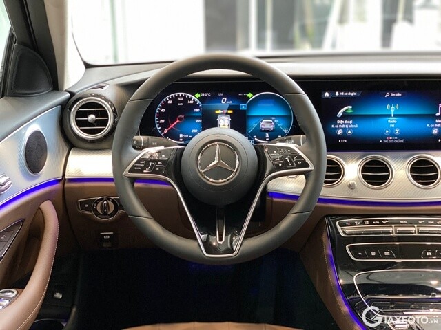vo-lang-xe-mercedes-e180-2023