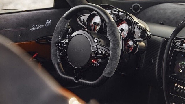vo-lang-xe-pagani-huayra-bc-roadster