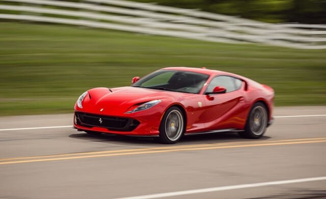 xe-ferrari-812-superfast
